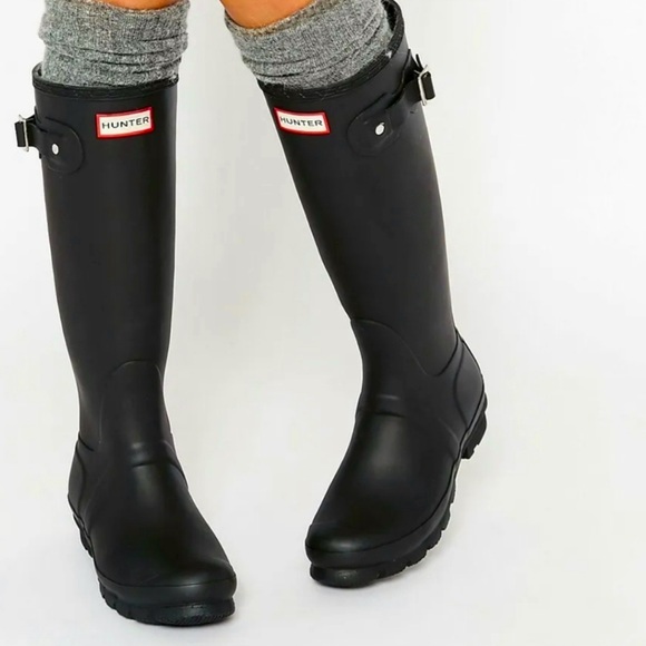 HUNTER RAIN BOOTS - black matte tall women’s size 7 - Picture 1 of 9